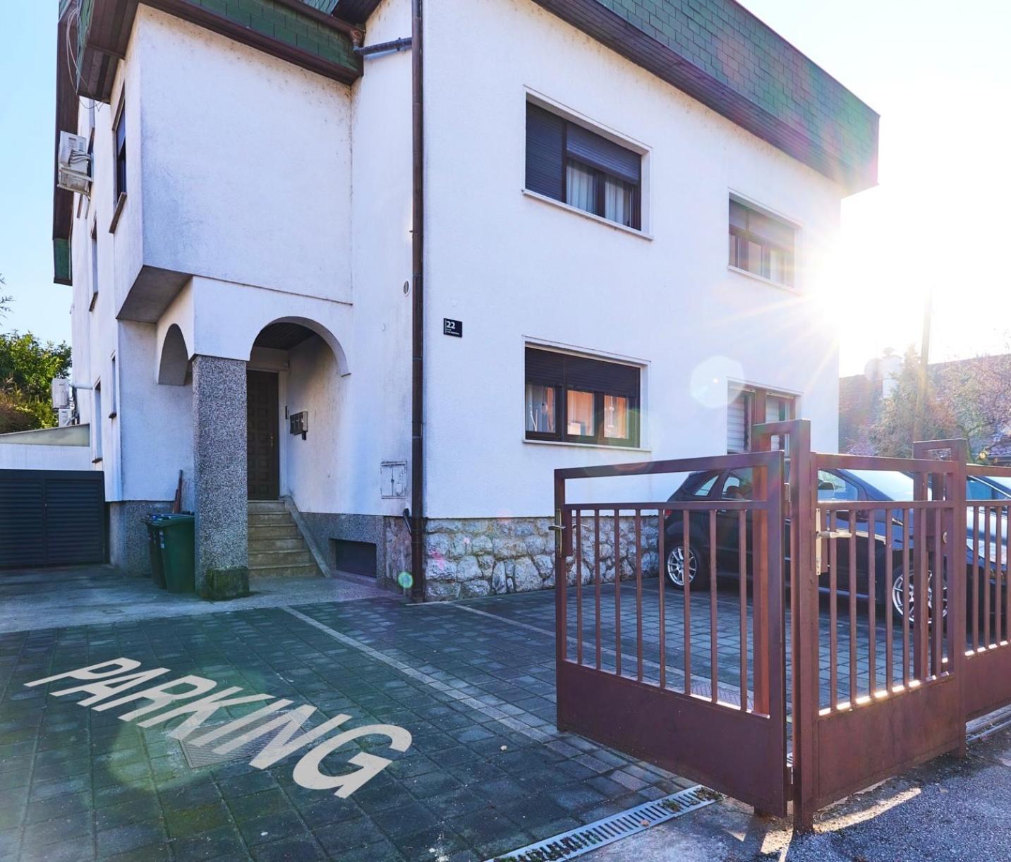 Apartment Maksimir *